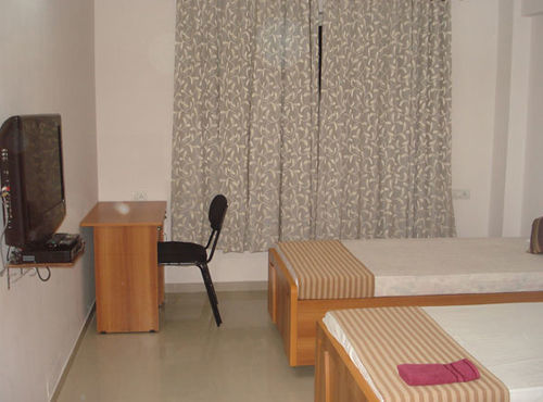 10 Blossoms Hospitality Services Ahmedabad Exterior photo