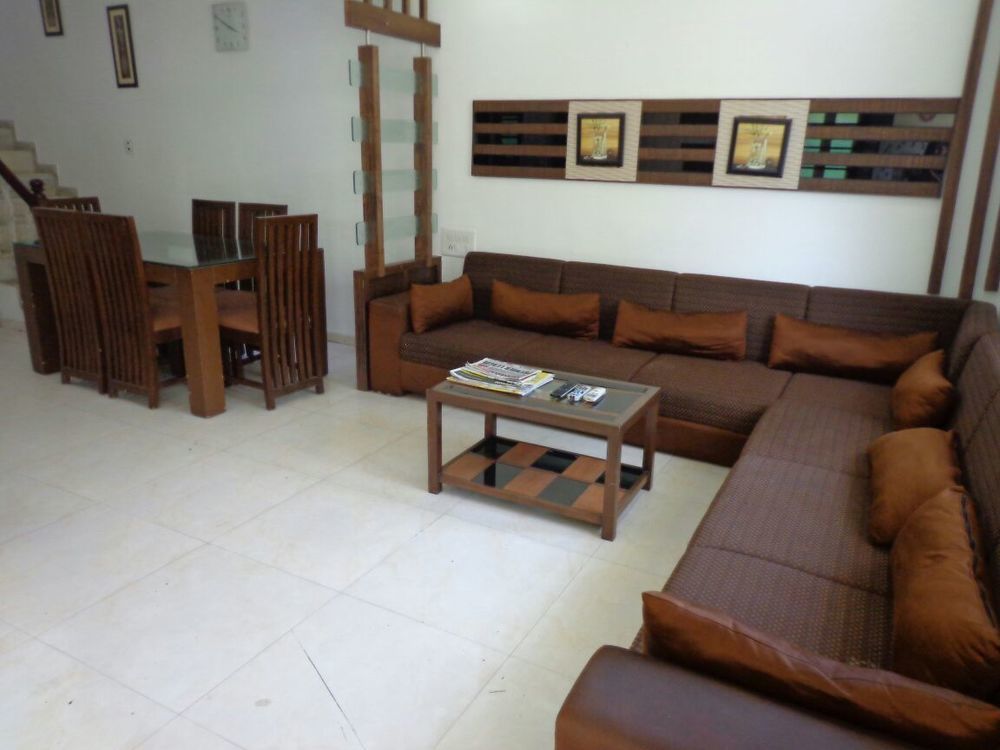 10 Blossoms Hospitality Services Ahmedabad Exterior photo