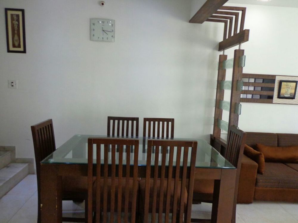 10 Blossoms Hospitality Services Ahmedabad Exterior photo